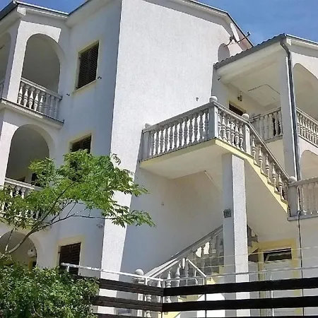 Apartament In Mit Grill Und Terrasse Und Panoramablick Novi Vinodolski