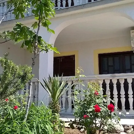 In Mit Grill Und Terrasse Und Panoramablick * Novi Vinodolski